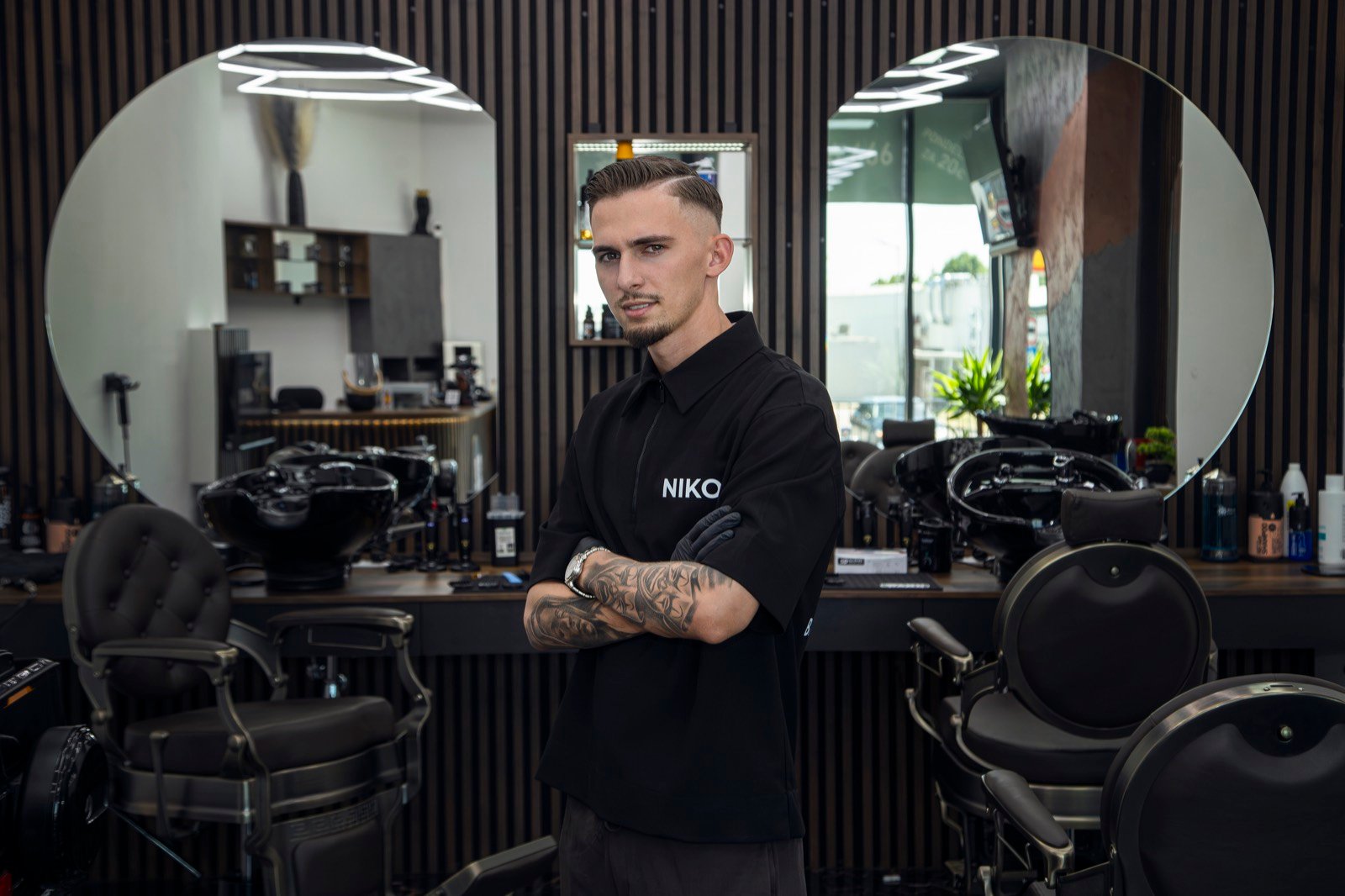 Niko – barber v Banda Barber